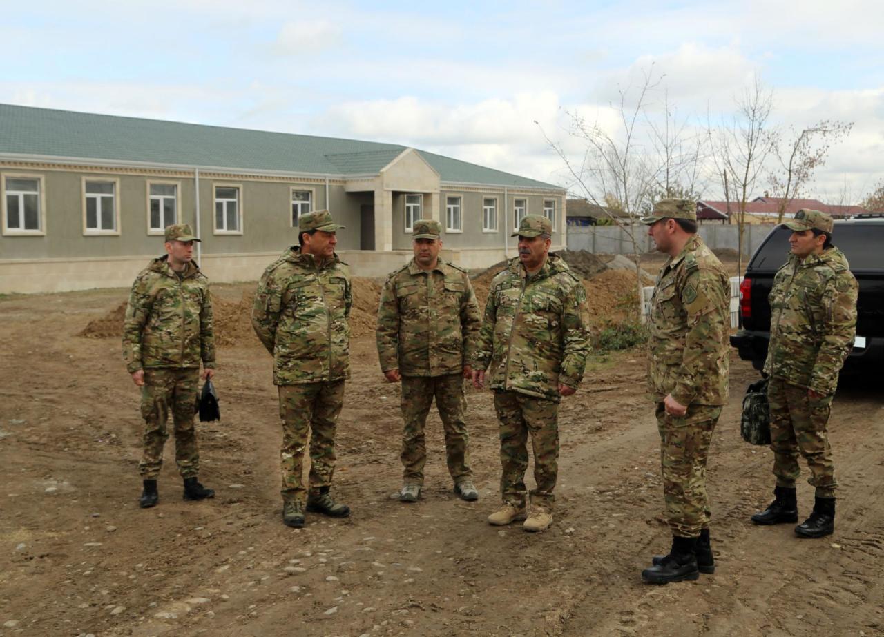 Закир Гасанов на строящихся военных объектах в прифронтовой зоне