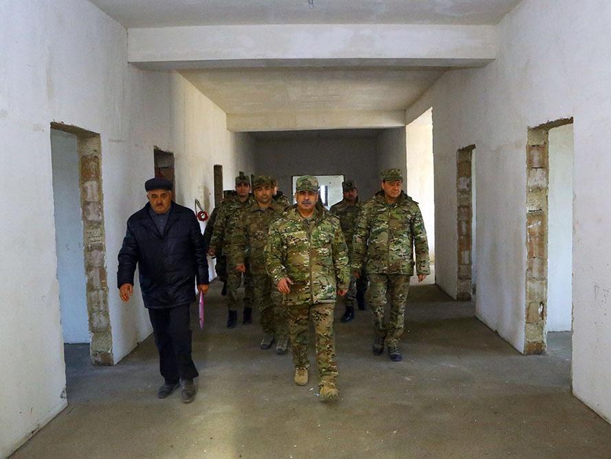 Закир Гасанов на строящихся военных объектах в прифронтовой зоне