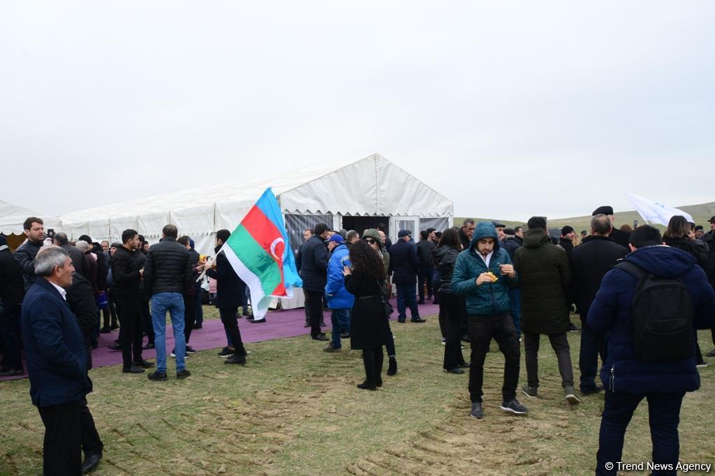Праздник в Мушфигабаде - акция по посадке 650 тыс. деревьев, концертная программа, знаменитости