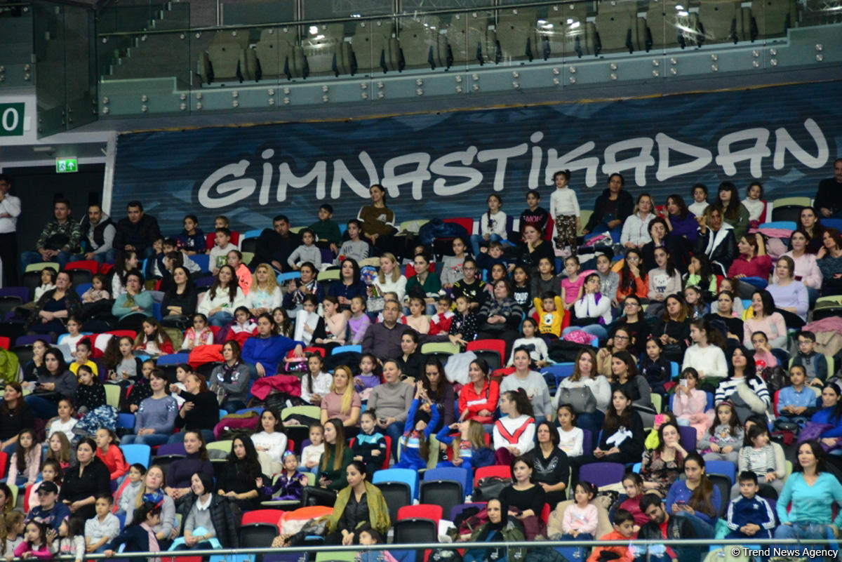 В Национальной арене гимнастики проходят эстафетные соревнования Федерации гимнастики Азербайджана