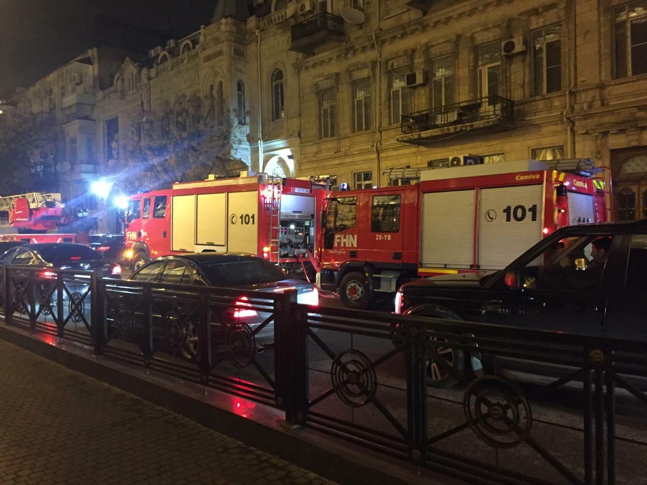 В посольстве Ирана в Азербайджане произошло задымление