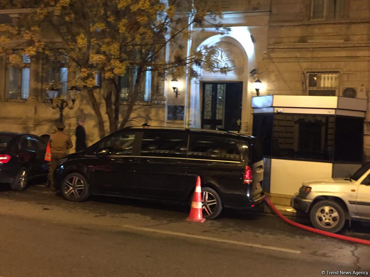 В посольстве Ирана в Азербайджане произошло задымление