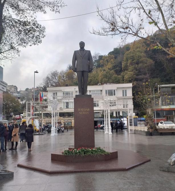 Светлая память Общенационального лидера Гейдара Алиева почтена в Стамбуле