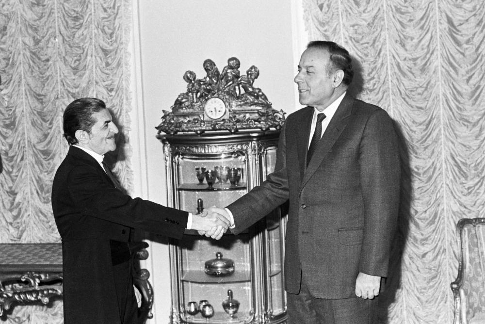 Böyük ömrün fotolarda əbədiləşən anları
