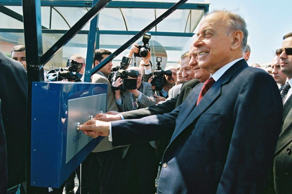 Böyük ömrün fotolarda əbədiləşən anları