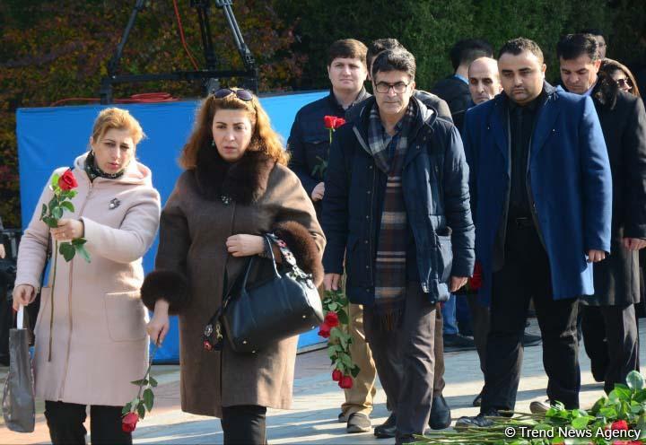 Общественность Азербайджана почтила память великого лидера Гейдара Алиева