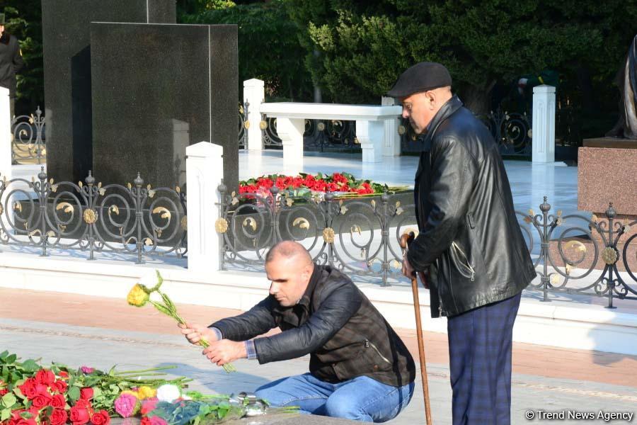 Общественность Азербайджана почтила память великого лидера Гейдара Алиева
