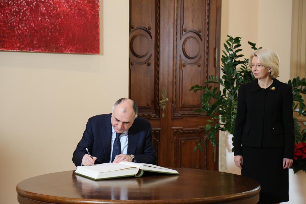 Эльмар Мамедъяров на переговорах с председателем Сейма Латвии