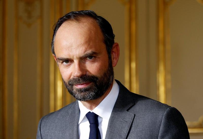 Премьер-министр Франции обвинил протестующих в срыве Рождества
