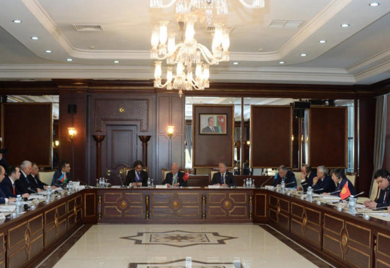 В парламенте Азербайджана проходит заседание Комиссии ТюркПА