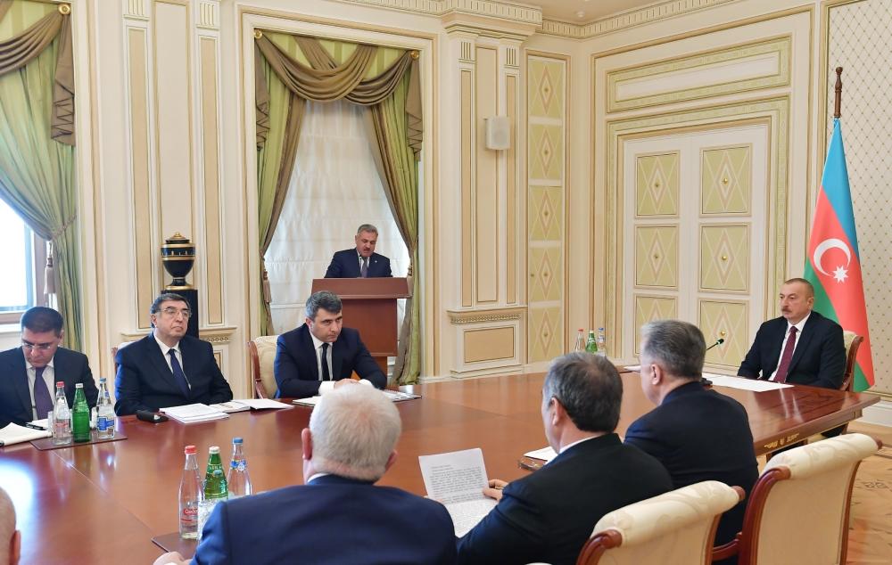 При Президенте Ильхаме Алиеве состоялось совещание, посвященное итогам хлопкового сезона и предстоящим в 2020 году мерам