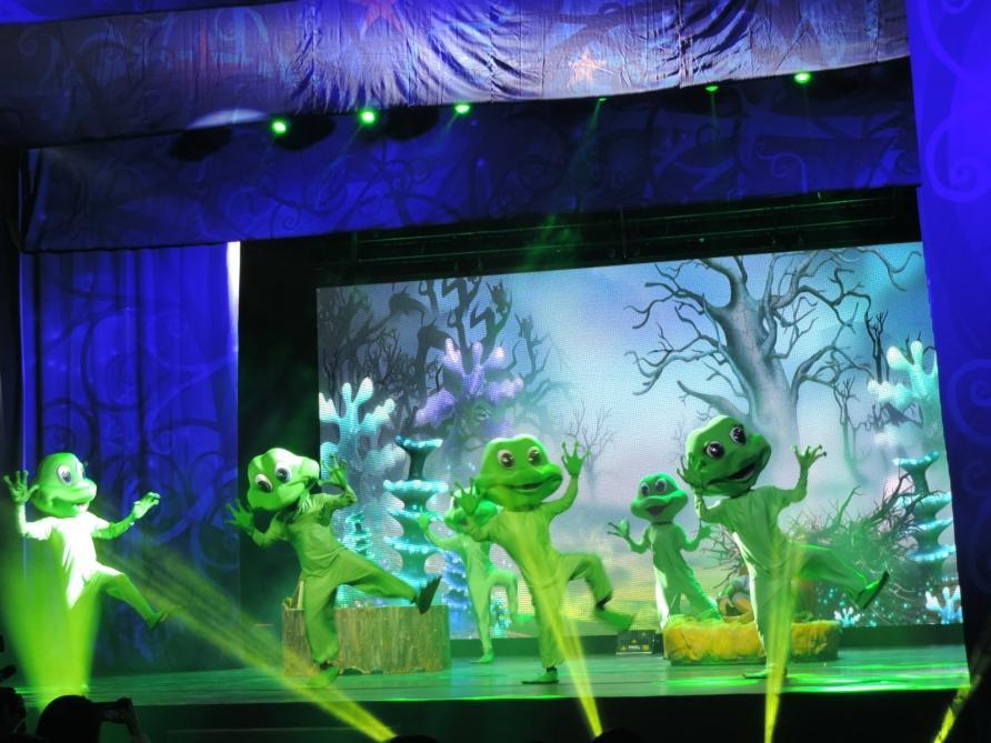 Организованное в Шамахы семейное мега-шоу "Джыртдан и волшебный халат" подарило детям прекрасные, радостные моменты