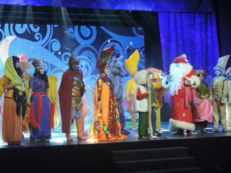 Организованное в Шамахы семейное мега-шоу "Джыртдан и волшебный халат" подарило детям прекрасные, радостные моменты