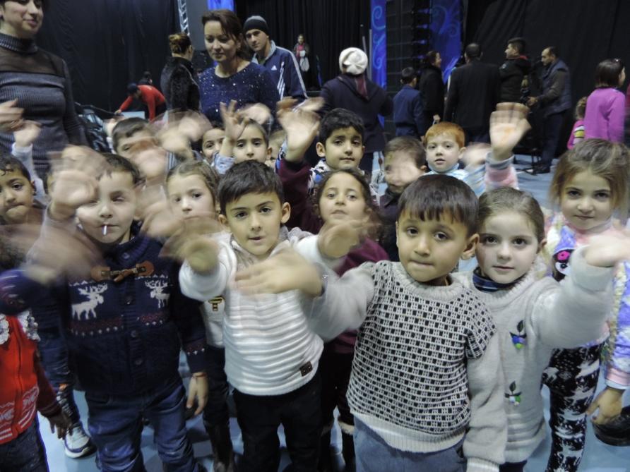 Организованное в Шамахы семейное мега-шоу "Джыртдан и волшебный халат" подарило детям прекрасные, радостные моменты