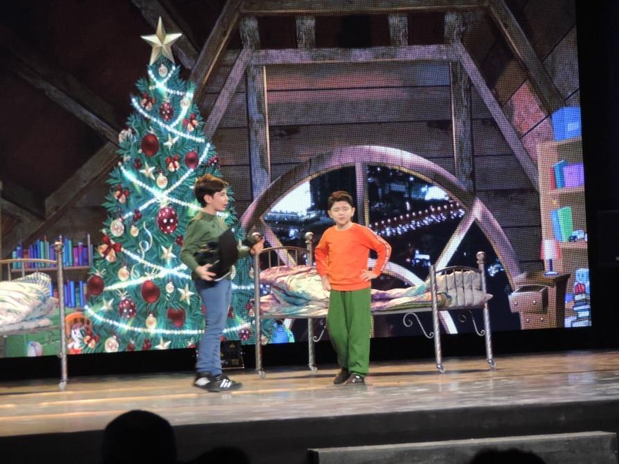 Организованное в Шамахы семейное мега-шоу "Джыртдан и волшебный халат" подарило детям прекрасные, радостные моменты