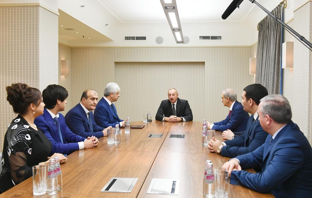 Президент Ильхам Алиев встретился с руководителями азербайджанских диаспорских организаций, осуществляющих деятельность в Санкт-Петербурге