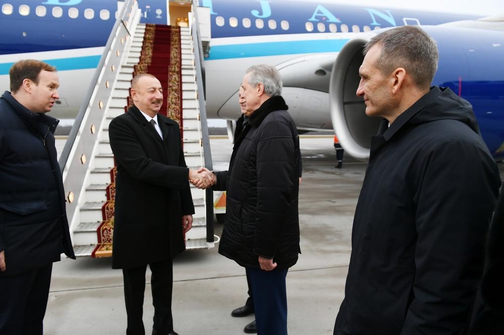 Президент Ильхам Алиев прибыл с визитом в Россию