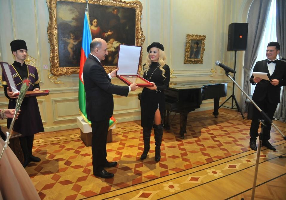 Азербайджанским звездам и деятелям культуры вручены государственные награды