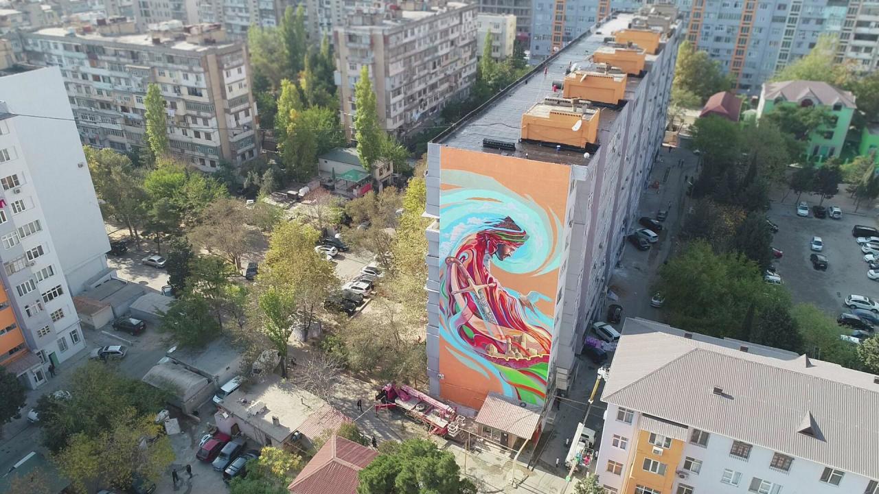 Один из лучших художников Европы, украсивший дома в Баку: Буду скучать по азербайджанскому добродушию и гостеприимству