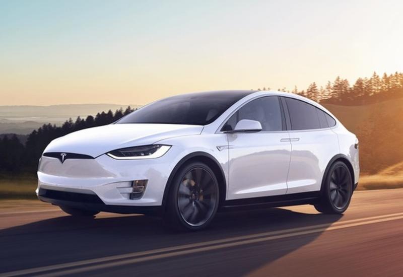 Электрокары Tesla обзавелись "режимом для кемпинга"