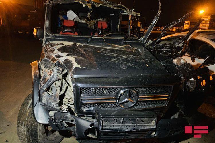 Gelandewagen попал в тяжелое ДТП на трассе Баку-Сумгайыт