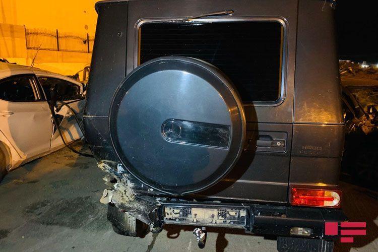 Gelandewagen попал в тяжелое ДТП на трассе Баку-Сумгайыт