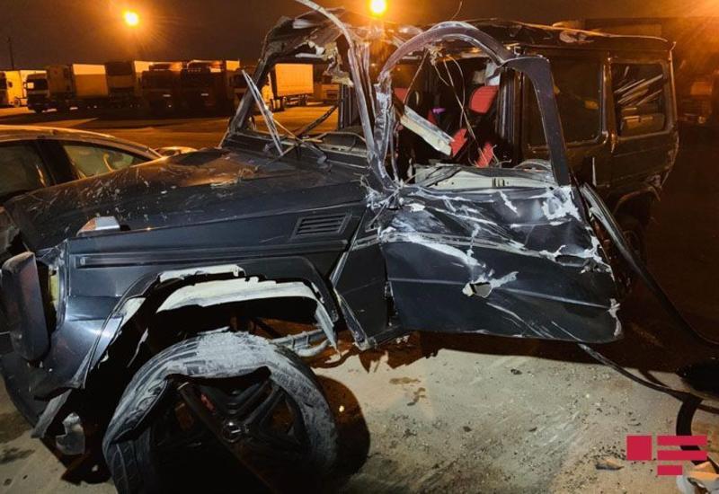 Gelandewagen попал в тяжелое ДТП на трассе Баку-Сумгайыт