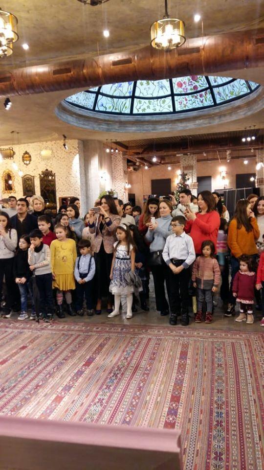 В Баку состоялось открытие выставки "Долина красок"