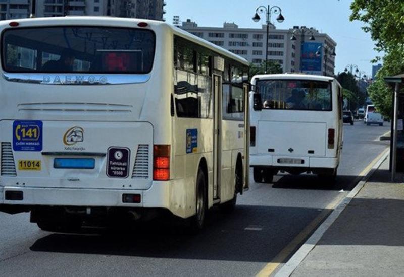Avtobusdan 1200 manat və 3000 dollar tapan sürücü GÖRÜN NƏ ETDİ