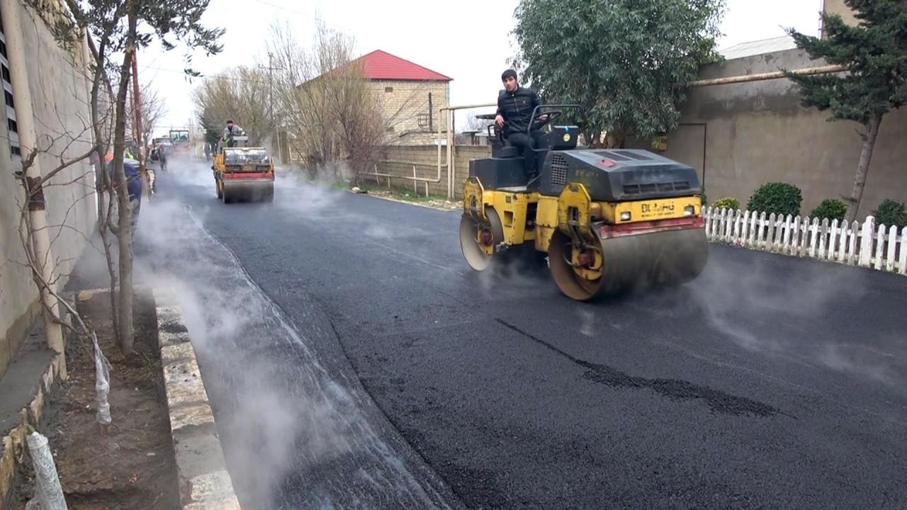 В одном из районов Баку реконструируются дороги