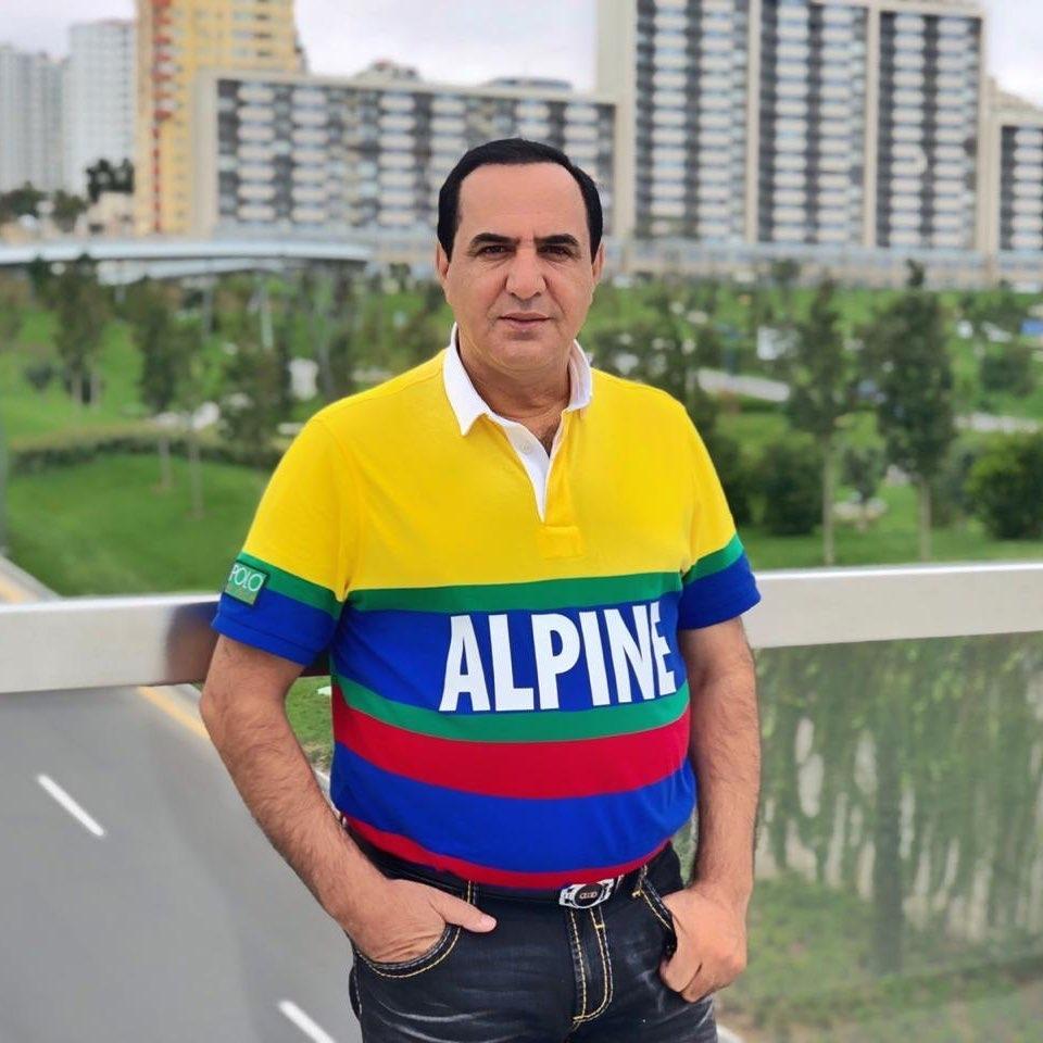 “Yaşıma uyğun geyinirəm” - Manaf Ağayev
