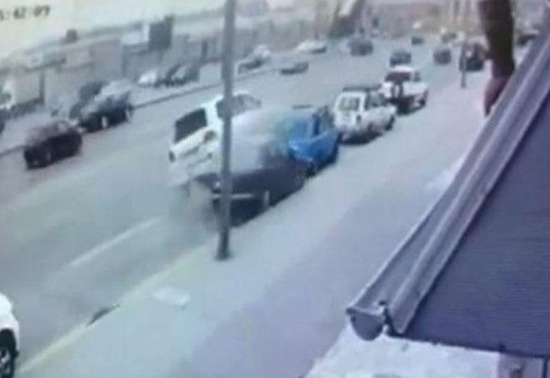 Тяжелое ДТП в Баку: “Toyota” протаранила 4 автомобиля