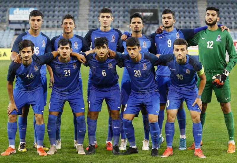 Siqaret çəkən iki futbolçu Azərbaycan millisinin heyətindən qovuldu