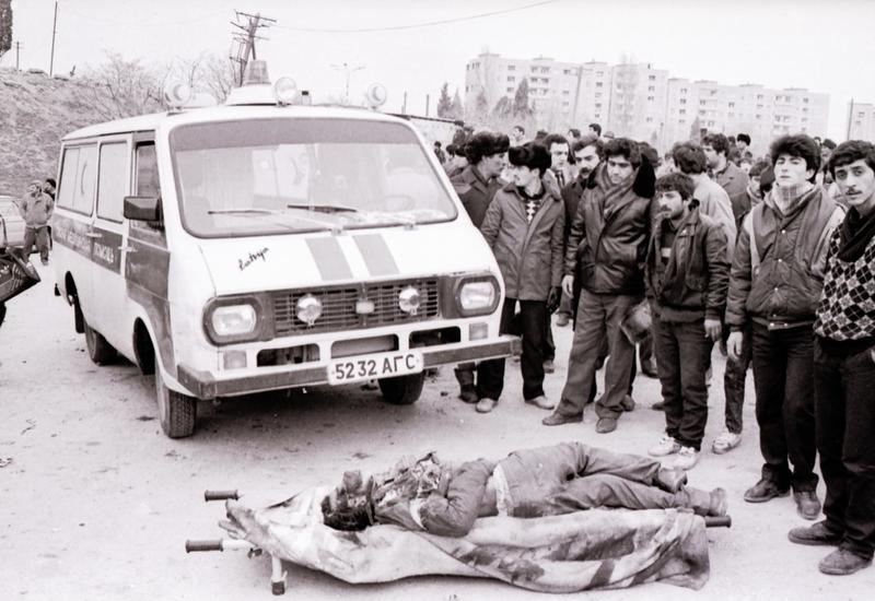 "Anam bizi çarpayının altında gizlətmişdi"