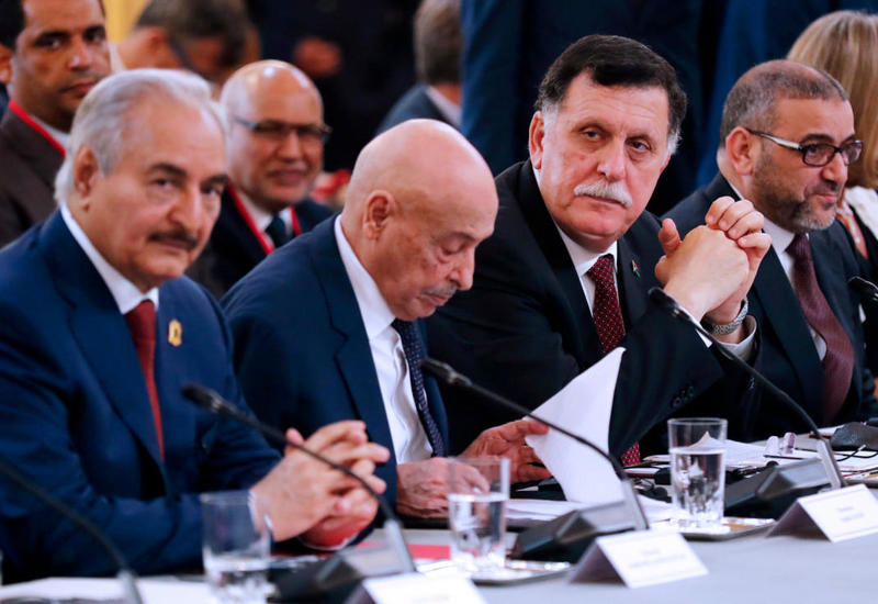 Хафтар и Саррадж выразили готовность решить нефтяную проблему в Ливии