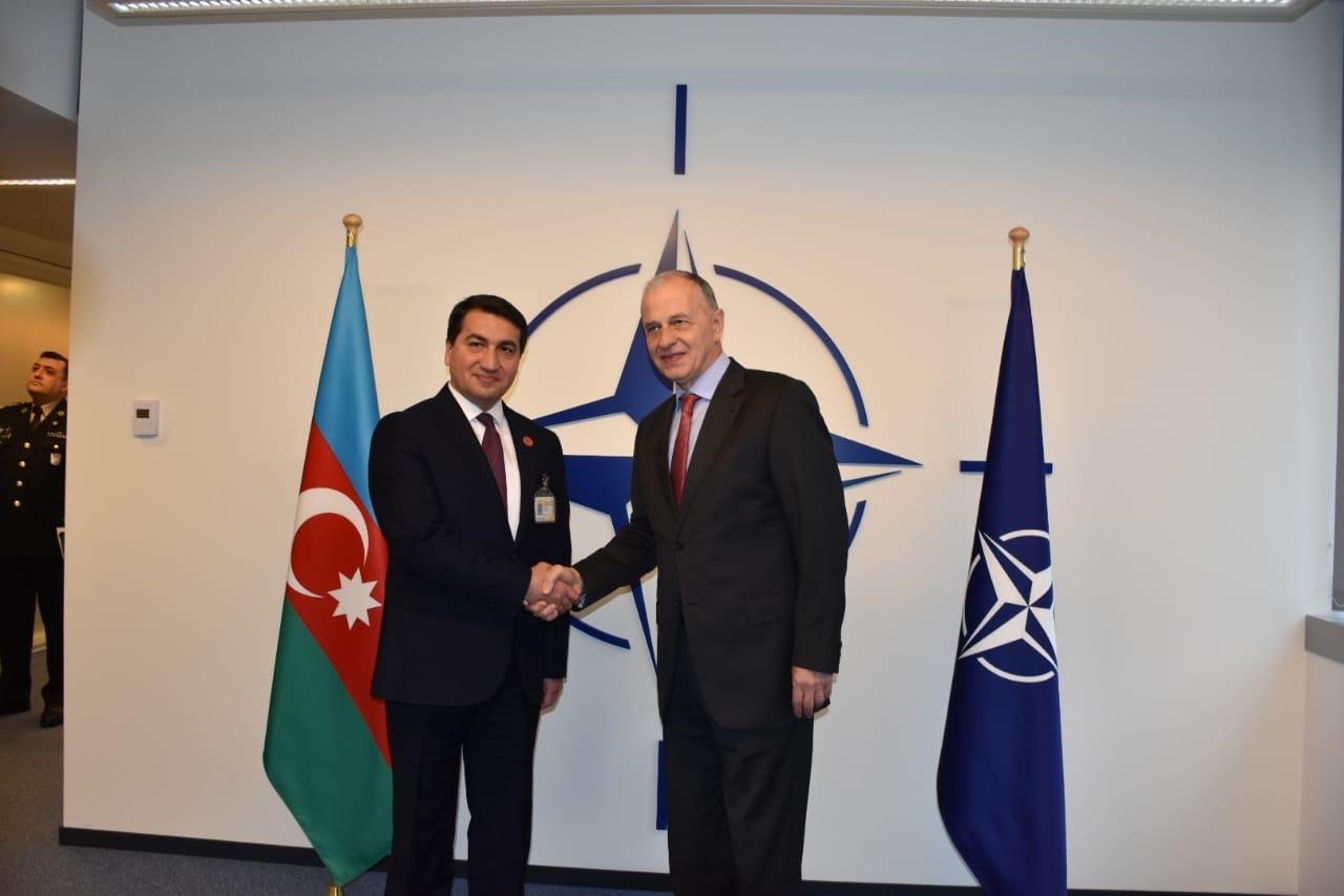 Hikmət Hacıyev NATO Baş katibinin müavini ilə görüşüb