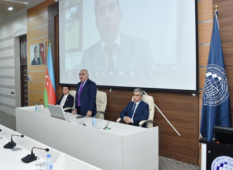 В UNEC выпускникам курсов дистанционного изучения китайского языка вручены сертификаты