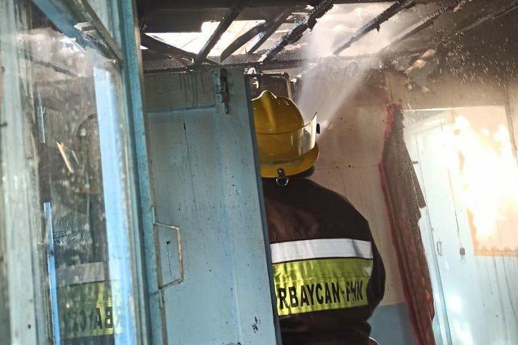 В Товузе произошел пожар в трехкомнатной квартире
