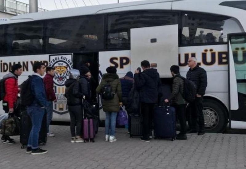 Азербайджанских студентов эвакуируют из зоны землетрясения в Турции