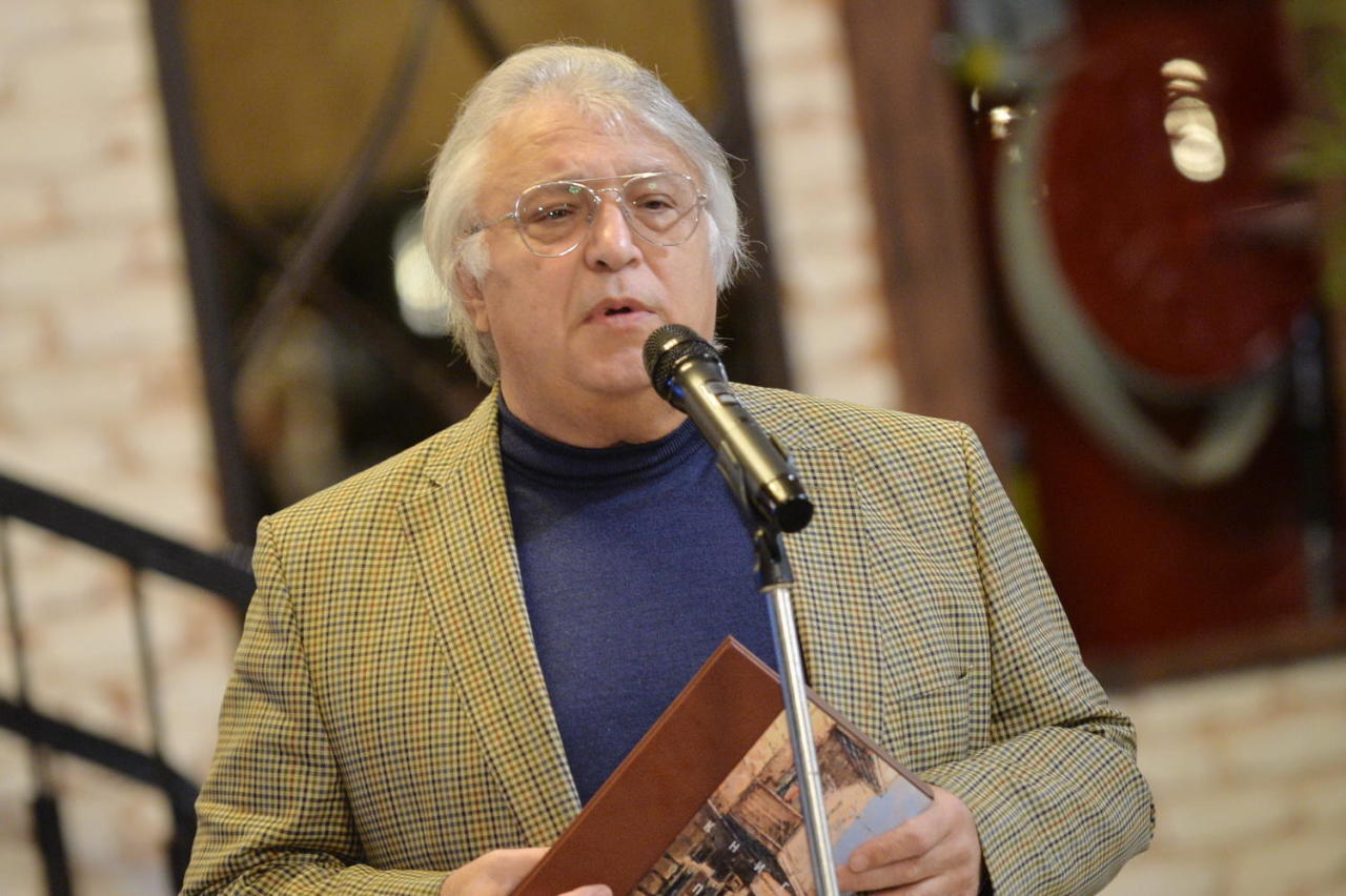 В Бакинском книжном центре состоялась презентации книг, приуроченная к 70-летию Михаила Гусмана