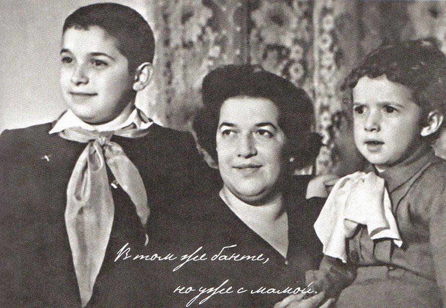 В Бакинском книжном центре состоялась презентации книг, приуроченная к 70-летию Михаила Гусмана
