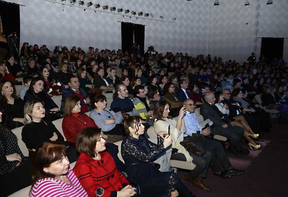 В Баку ярко отметили 70-летие актрисы Алмаз Мустафаевой