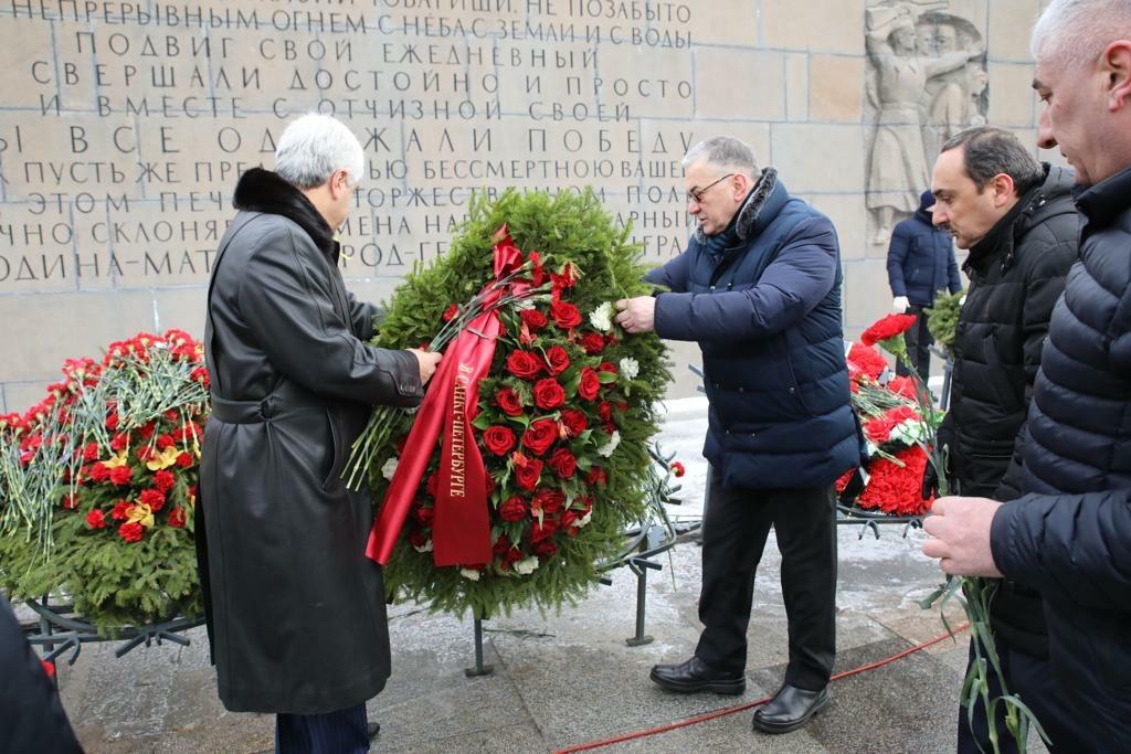 Азербайджанская делегация приняла участие в мероприятиях в честь 76-летия освобождения Ленинграда от блокады