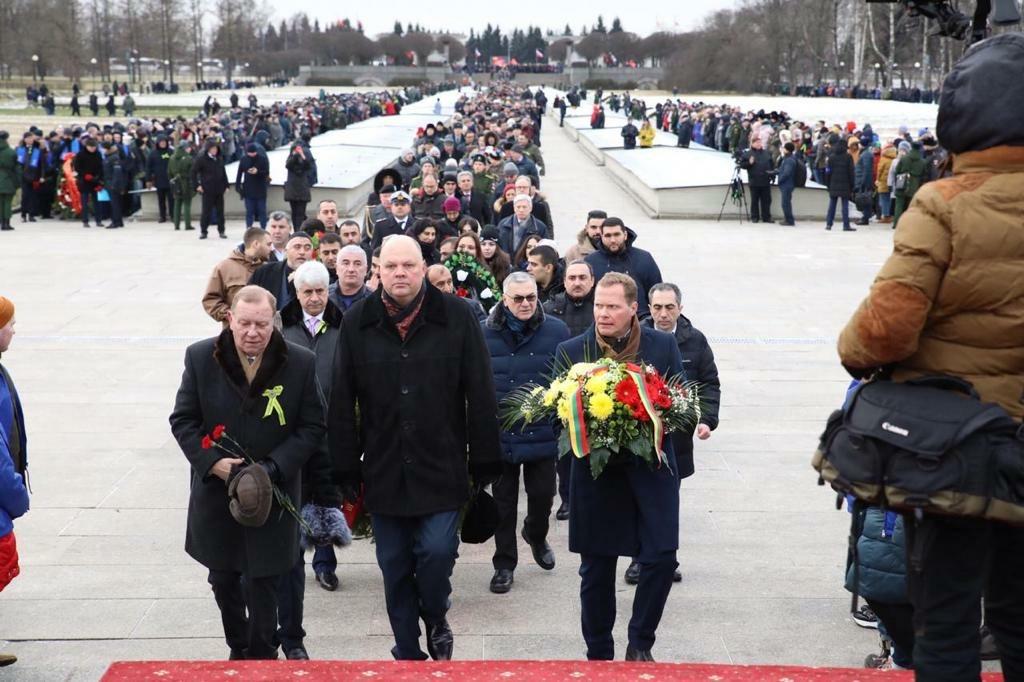 Азербайджанская делегация приняла участие в мероприятиях в честь 76-летия освобождения Ленинграда от блокады