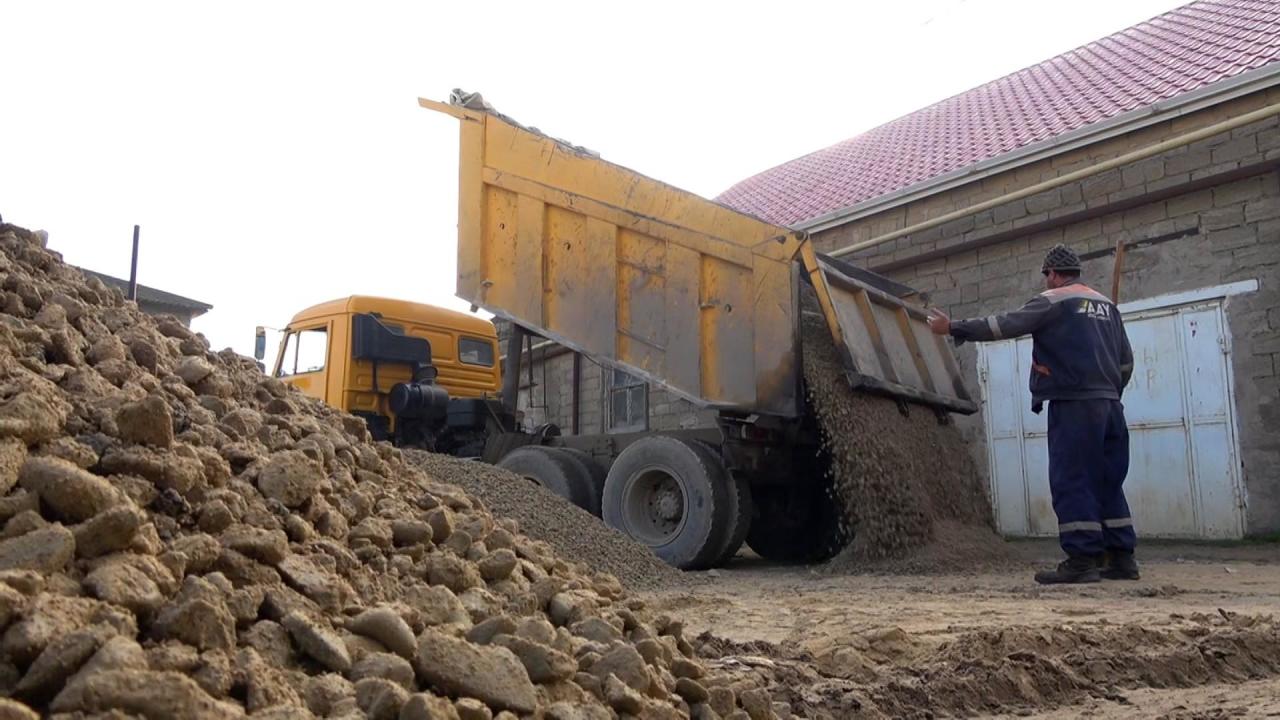 В ряде бакинских поселков заасфальтированы более 130 улиц