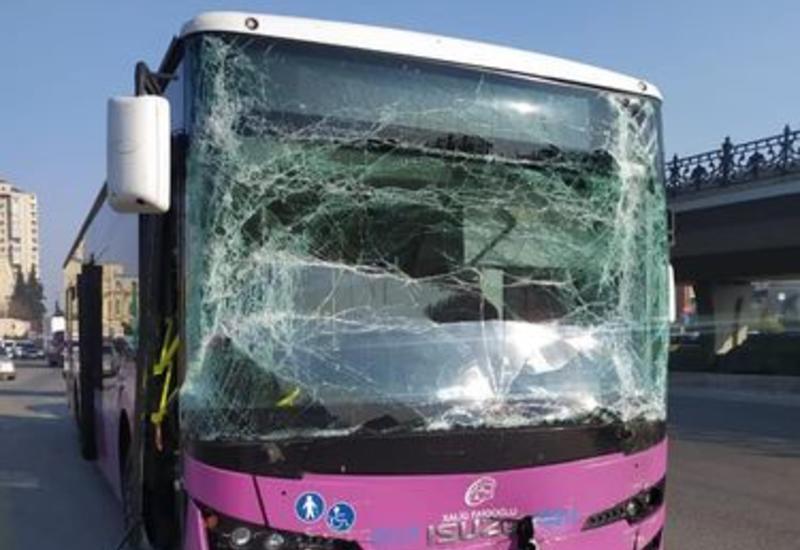 В Баку столкнулись два автобуса, есть пострадавшие
