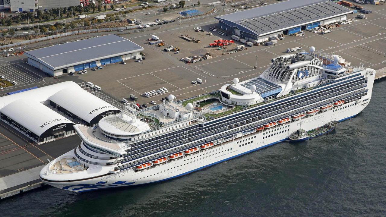 Карантин на Diamond Princess: число зараженных выросло в 3 раза