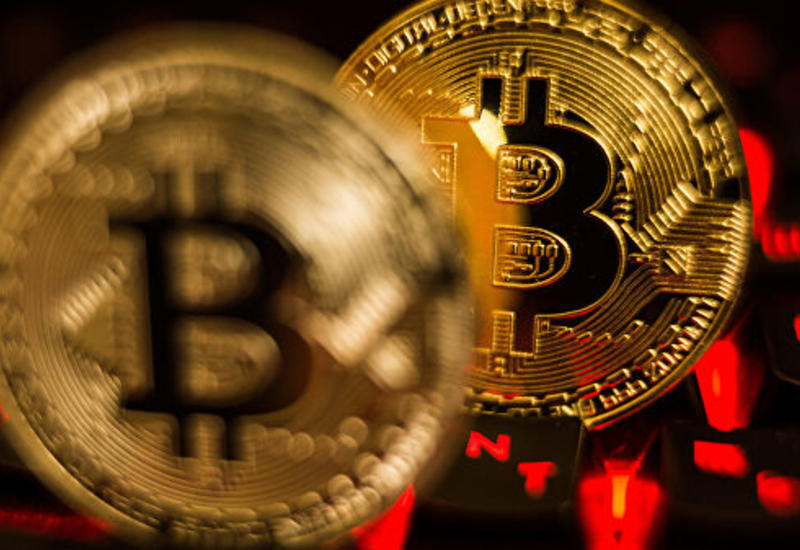 Стоимость биткоина впервые с октября превысила десять тысяч долларов
