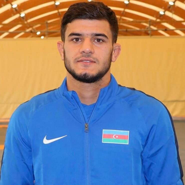 Азербайджанский борец разгромил армянина на чемпионате Европы