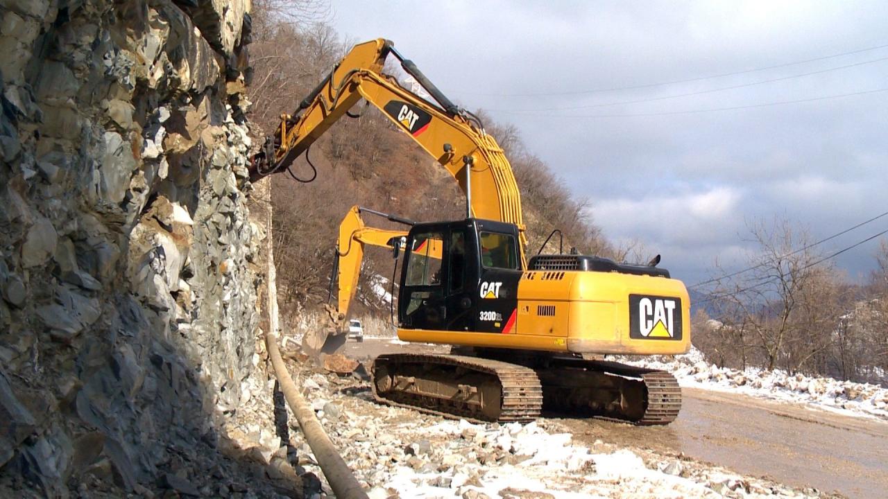 В Азербайджане реконструируется одна из важных региональных автодорог